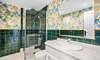 Villa andalouse de luxe à vendre, adjacente au terrain de golf, avec vue sur la mer, dans un quartier très recherché à l'est de Marbella 48331 