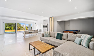 Villa andalouse de luxe à vendre, adjacente au terrain de golf, avec vue sur la mer, dans un quartier très recherché à l'est de Marbella 48337 