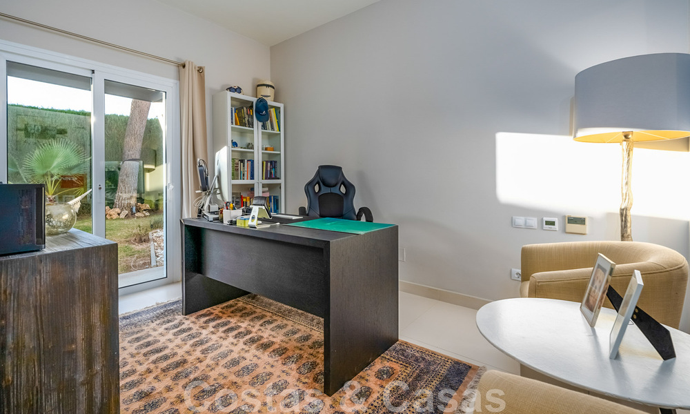 Villa andalouse de luxe prête à être emménagée, à vendre dans un quartier résidentiel sécurisé et fermé de Nueva Andalucia, Marbella 48188