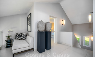 Villa andalouse de luxe prête à être emménagée, à vendre dans un quartier résidentiel sécurisé et fermé de Nueva Andalucia, Marbella 48189 