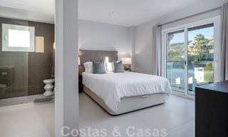 Villa andalouse de luxe prête à être emménagée, à vendre dans un quartier résidentiel sécurisé et fermé de Nueva Andalucia, Marbella 48195 
