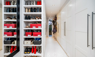 Villa andalouse de luxe prête à être emménagée, à vendre dans un quartier résidentiel sécurisé et fermé de Nueva Andalucia, Marbella 48197 