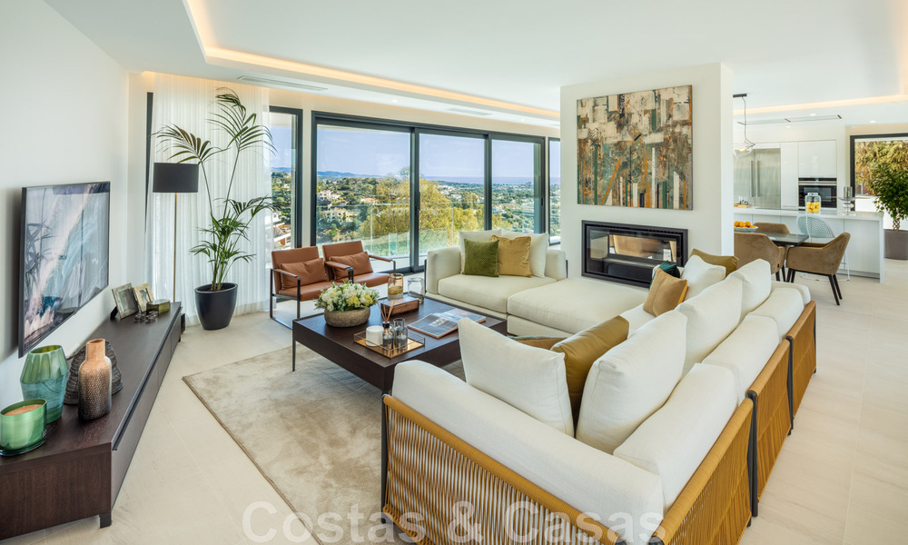 Villa architecturale de luxe à vendre avec vue panoramique sur la mer, dans un quartier résidentiel très convoité de La Quinta, Benahavis - Marbella 47967