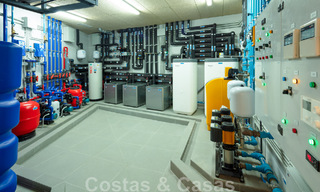 Villa architecturale de luxe à vendre avec vue panoramique sur la mer, dans un quartier résidentiel très convoité de La Quinta, Benahavis - Marbella 47976 