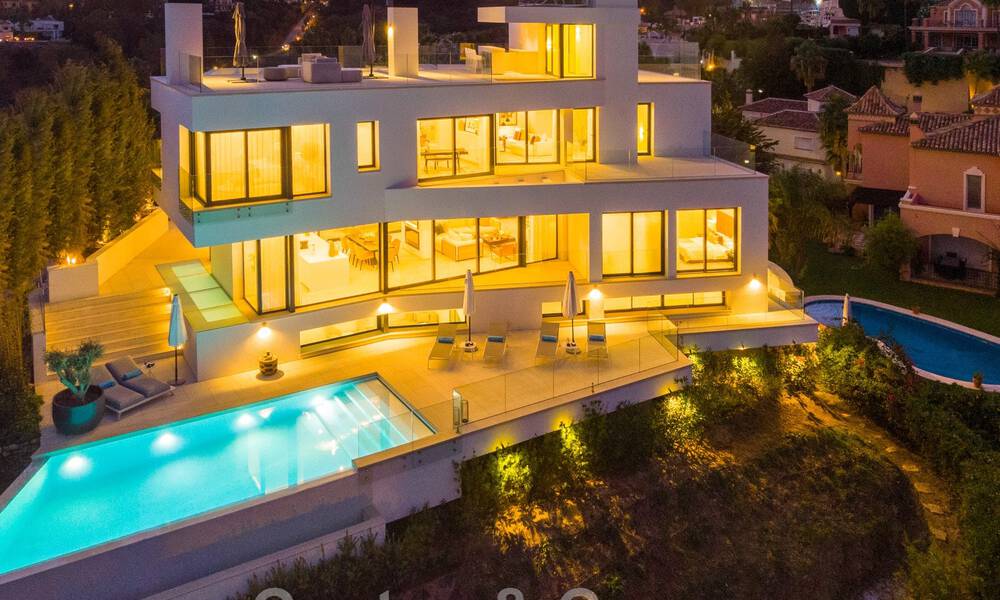Villa architecturale de luxe à vendre avec vue panoramique sur la mer, dans un quartier résidentiel très convoité de La Quinta, Benahavis - Marbella 47984