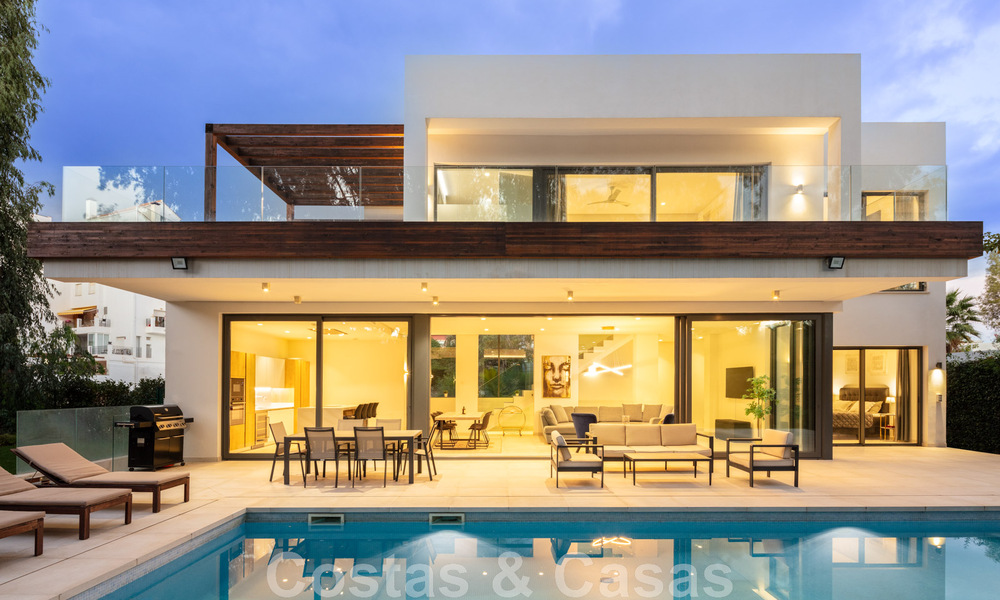 Villa boutique individuelle à vendre, entourée de verdure, dans une communauté privée fermée au nouveau Golden Mile, entre Marbella et Estepona 47817