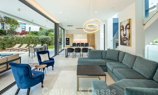 Villa boutique individuelle à vendre, entourée de verdure, dans une communauté privée fermée au nouveau Golden Mile, entre Marbella et Estepona 47825 