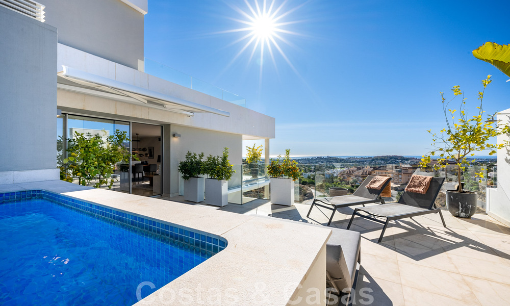 Vente d'un penthouse moderne, prêt à emménager, avec vue sur la mer, dans un complexe moderne de Nueva Andalucia, Marbella 47881