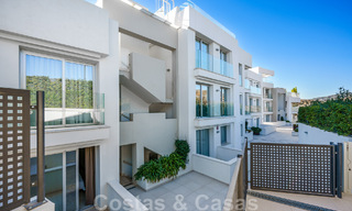 Vente d'un penthouse moderne, prêt à emménager, avec vue sur la mer, dans un complexe moderne de Nueva Andalucia, Marbella 47900 