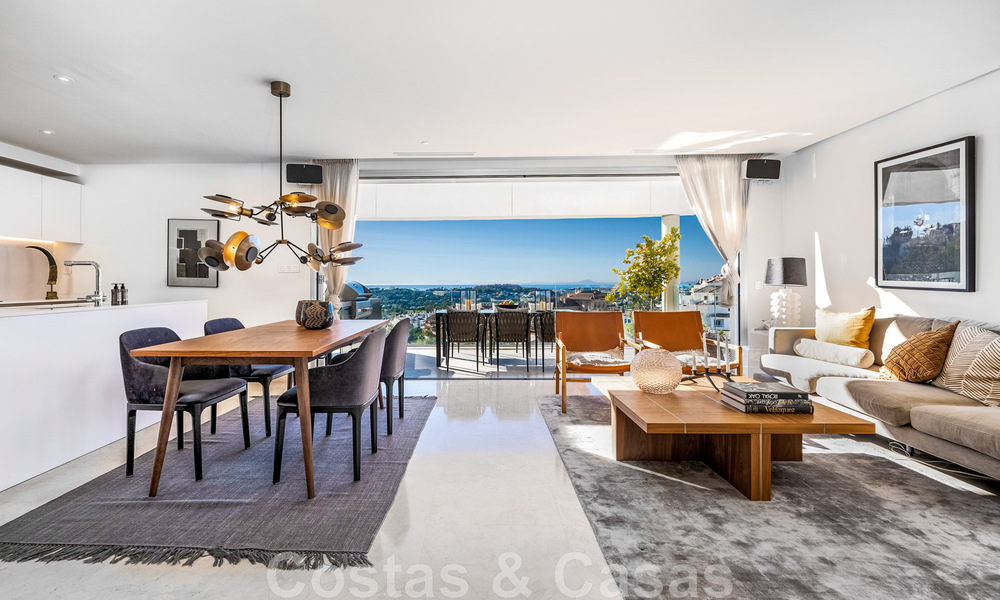Vente d'un penthouse moderne, prêt à emménager, avec vue sur la mer, dans un complexe moderne de Nueva Andalucia, Marbella 47905