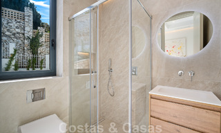 Villa moderne de construction récente avec piscine à débordement et vue panoramique sur la mer à vendre à l'est du centre de Marbella 51922 