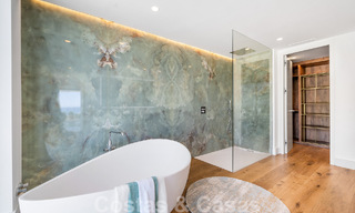 Villa moderne de construction récente avec piscine à débordement et vue panoramique sur la mer à vendre à l'est du centre de Marbella 51926 