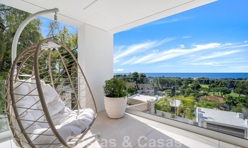 Villa moderne de construction récente avec piscine à débordement et vue panoramique sur la mer à vendre à l'est du centre de Marbella 51929