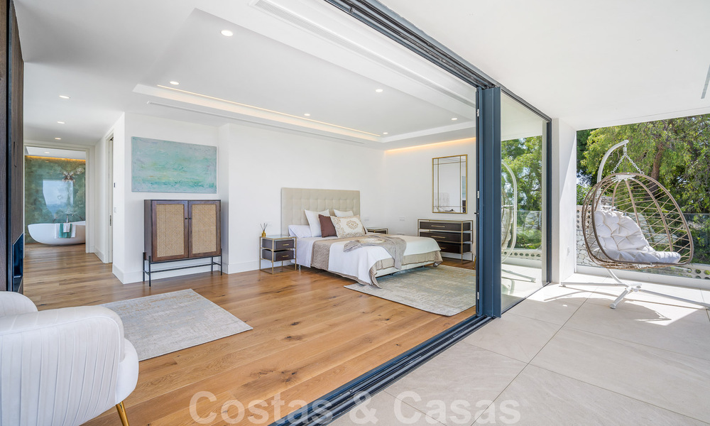 Villa moderne de construction récente avec piscine à débordement et vue panoramique sur la mer à vendre à l'est du centre de Marbella 51931