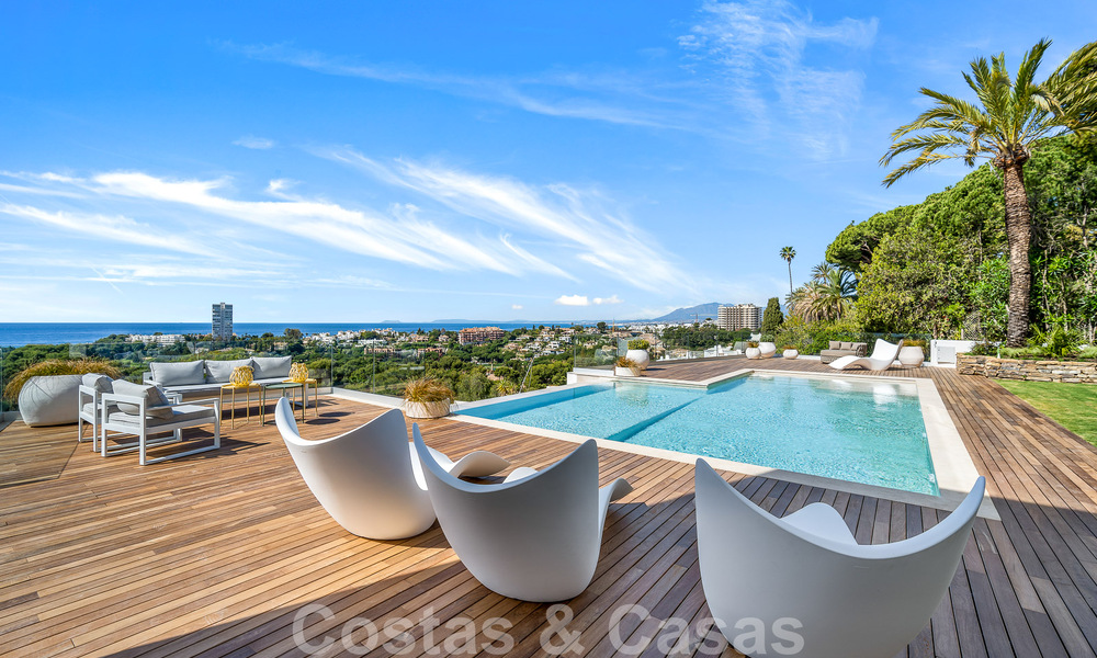 Villa moderne de construction récente avec piscine à débordement et vue panoramique sur la mer à vendre à l'est du centre de Marbella 51937