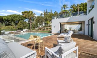 Villa moderne de construction récente avec piscine à débordement et vue panoramique sur la mer à vendre à l'est du centre de Marbella 51938 