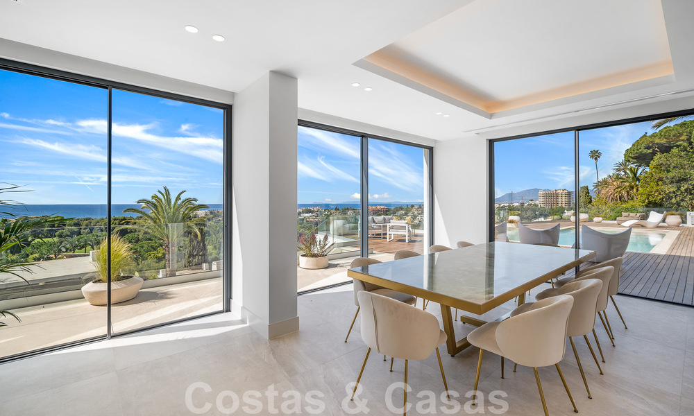 Villa moderne de construction récente avec piscine à débordement et vue panoramique sur la mer à vendre à l'est du centre de Marbella 51941
