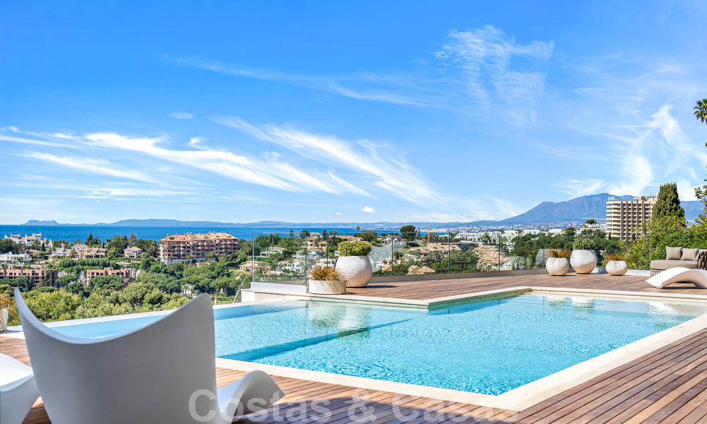 Villa moderne de construction récente avec piscine à débordement et vue panoramique sur la mer à vendre à l'est du centre de Marbella 51946