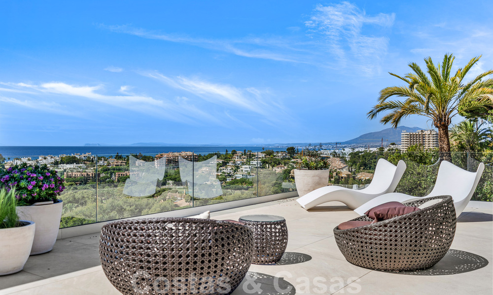 Villa moderne de construction récente avec piscine à débordement et vue panoramique sur la mer à vendre à l'est du centre de Marbella 51952