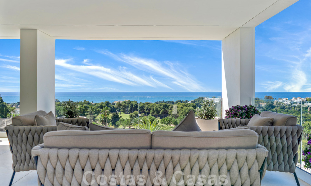 Villa moderne de construction récente avec piscine à débordement et vue panoramique sur la mer à vendre à l'est du centre de Marbella 51953