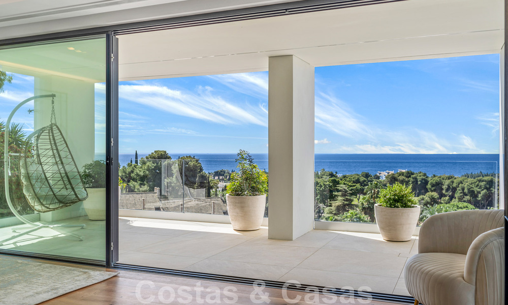 Villa moderne de construction récente avec piscine à débordement et vue panoramique sur la mer à vendre à l'est du centre de Marbella 51954