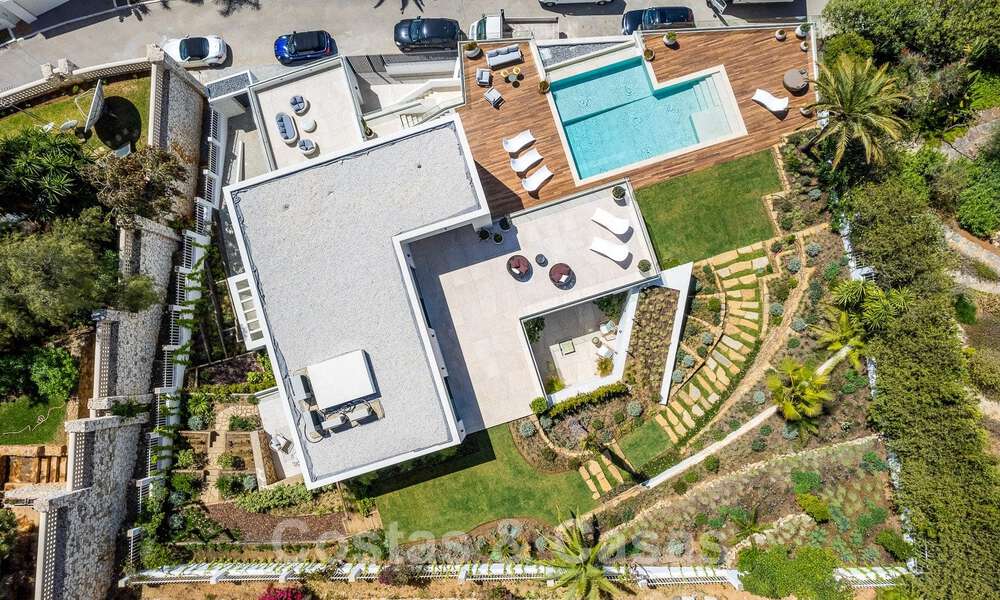 Villa moderne de construction récente avec piscine à débordement et vue panoramique sur la mer à vendre à l'est du centre de Marbella 51957