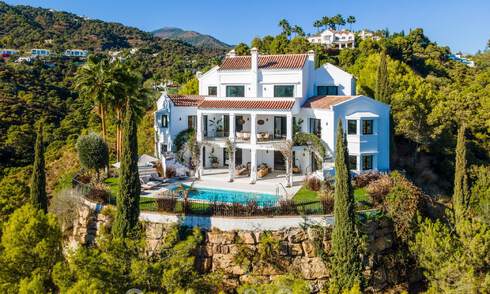 Exquise villa de luxe à vendre dans un style méditerranéen avec un design contemporain dans une position élevée à El Madroñal, Benahavis - Marbella 48112