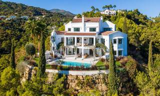 Exquise villa de luxe à vendre dans un style méditerranéen avec un design contemporain dans une position élevée à El Madroñal, Benahavis - Marbella 48112 
