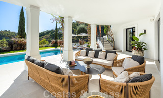 Exquise villa de luxe à vendre dans un style méditerranéen avec un design contemporain dans une position élevée à El Madroñal, Benahavis - Marbella 48113 