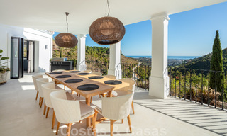 Exquise villa de luxe à vendre dans un style méditerranéen avec un design contemporain dans une position élevée à El Madroñal, Benahavis - Marbella 48119 