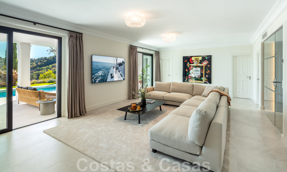 Exquise villa de luxe à vendre dans un style méditerranéen avec un design contemporain dans une position élevée à El Madroñal, Benahavis - Marbella 48121