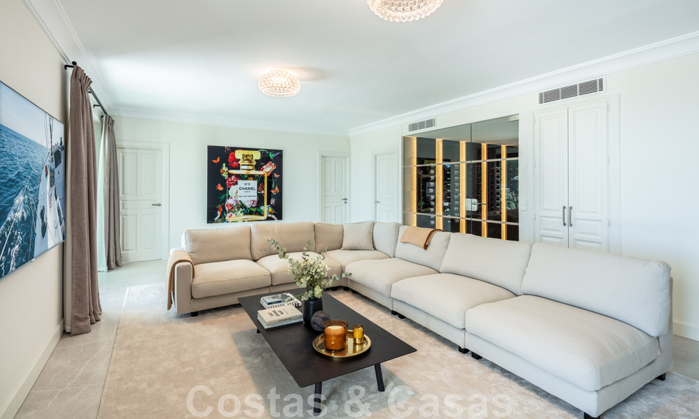 Exquise villa de luxe à vendre dans un style méditerranéen avec un design contemporain dans une position élevée à El Madroñal, Benahavis - Marbella 48122