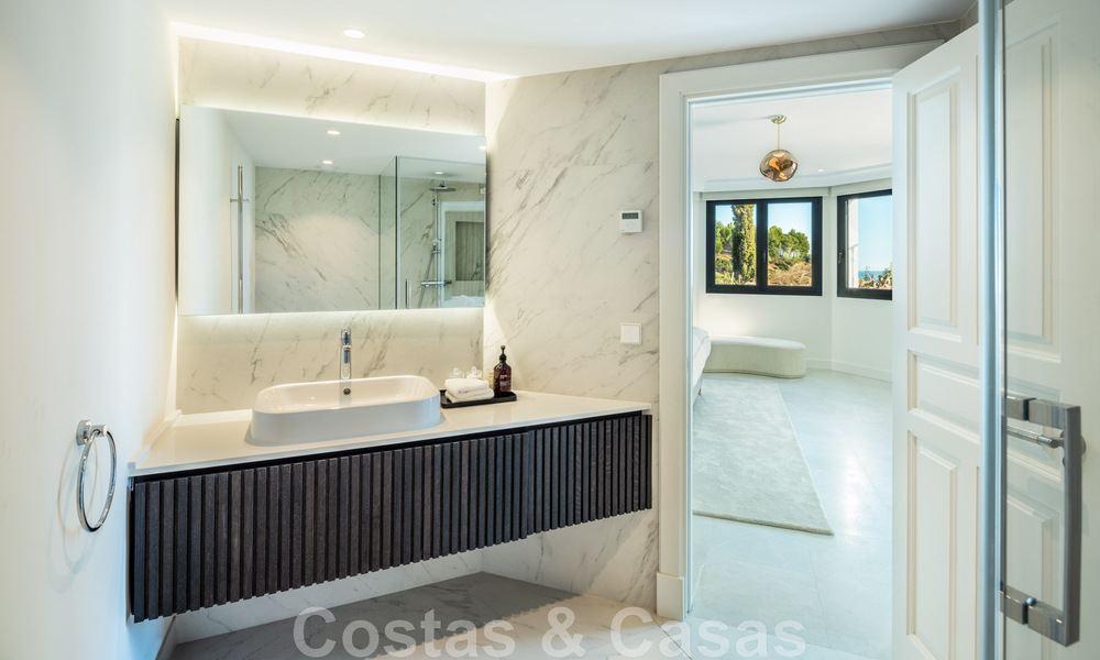 Exquise villa de luxe à vendre dans un style méditerranéen avec un design contemporain dans une position élevée à El Madroñal, Benahavis - Marbella 48125