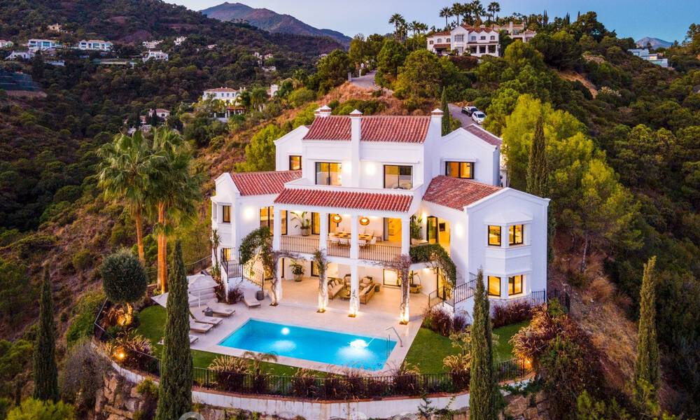 Exquise villa de luxe à vendre dans un style méditerranéen avec un design contemporain dans une position élevée à El Madroñal, Benahavis - Marbella 48130