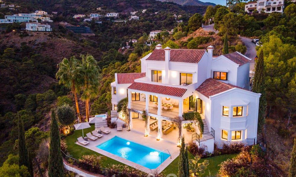 Exquise villa de luxe à vendre dans un style méditerranéen avec un design contemporain dans une position élevée à El Madroñal, Benahavis - Marbella 48131