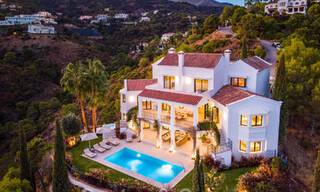 Exquise villa de luxe à vendre dans un style méditerranéen avec un design contemporain dans une position élevée à El Madroñal, Benahavis - Marbella 48131 