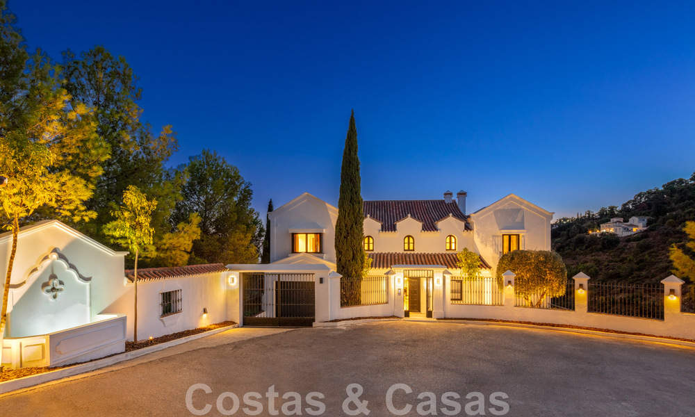Exquise villa de luxe à vendre dans un style méditerranéen avec un design contemporain dans une position élevée à El Madroñal, Benahavis - Marbella 48137