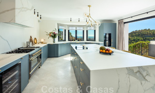 Exquise villa de luxe à vendre dans un style méditerranéen avec un design contemporain dans une position élevée à El Madroñal, Benahavis - Marbella 48140 
