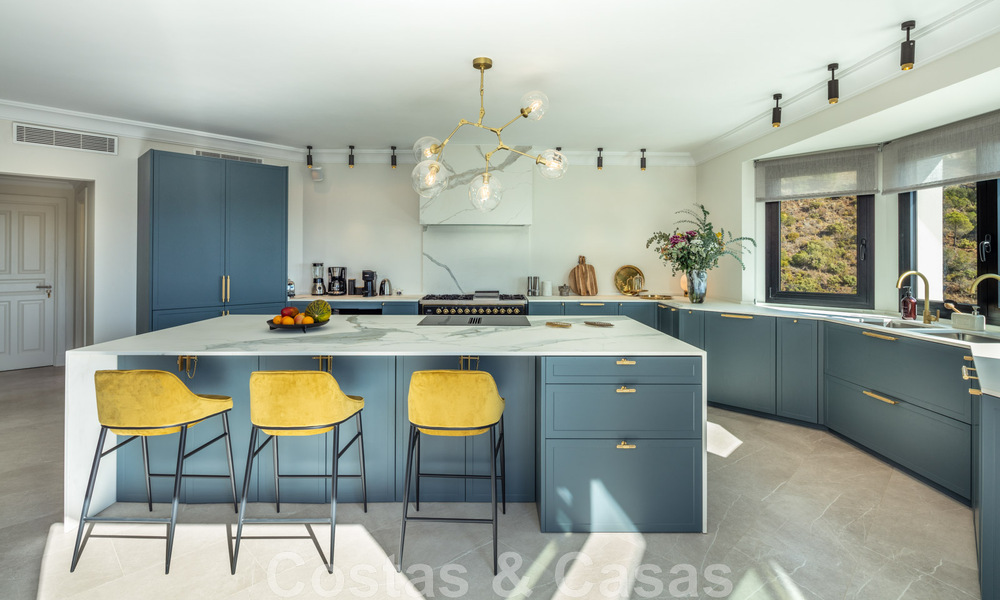 Exquise villa de luxe à vendre dans un style méditerranéen avec un design contemporain dans une position élevée à El Madroñal, Benahavis - Marbella 48142