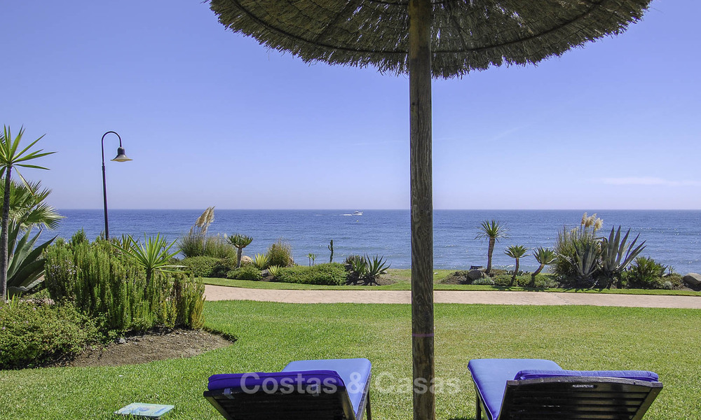 Appartement de luxe rénové à vendre dans un complexe de plage exclusif avec sécurité permanente, sur le nouveau Golden Mile entre Marbella et Estepona 48653