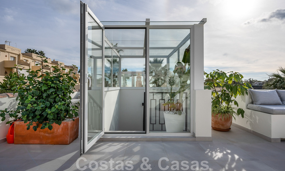 Prête à emménager ! Maison mitoyenne contemporaine rénovée à vendre avec vue sur la mer, à La Quinta à Benahavis - Marbella 49448