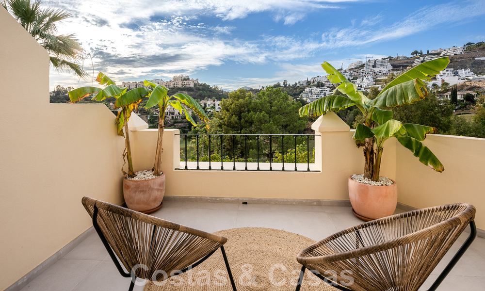 Prête à emménager ! Maison mitoyenne contemporaine rénovée à vendre avec vue sur la mer, à La Quinta à Benahavis - Marbella 49475