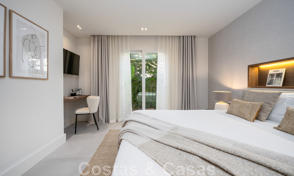 Prête à emménager ! Maison mitoyenne contemporaine rénovée à vendre avec vue sur la mer, à La Quinta à Benahavis - Marbella 49480