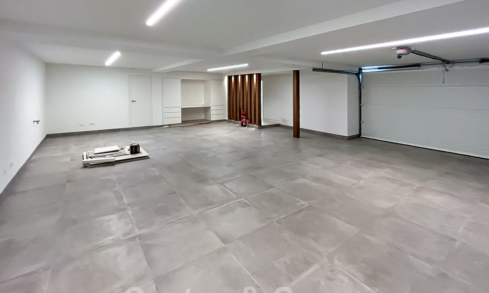 Villa contemporaine de construction récente à vendre avec vue sur la mer, située au centre de Marbella, à quelques pas de la plage, sur la Golden Mile 50064