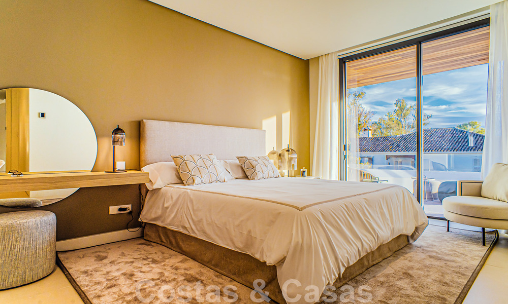 Villa contemporaine de construction récente à vendre avec vue sur la mer, située au centre de Marbella, à quelques pas de la plage, sur la Golden Mile 50065