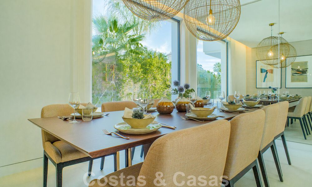 Villa contemporaine de construction récente à vendre avec vue sur la mer, située au centre de Marbella, à quelques pas de la plage, sur la Golden Mile 50074