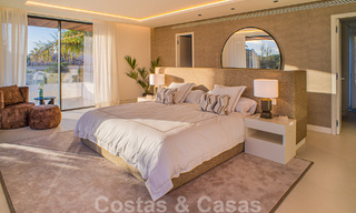 Villa contemporaine de construction récente à vendre avec vue sur la mer, située au centre de Marbella, à quelques pas de la plage, sur la Golden Mile 50082 