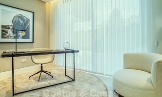 Villa contemporaine de construction récente à vendre avec vue sur la mer, située au centre de Marbella, à quelques pas de la plage, sur la Golden Mile 50084 