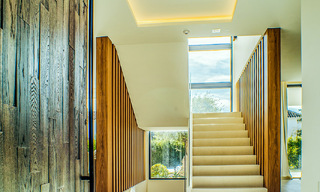 Villa contemporaine de construction récente à vendre avec vue sur la mer, située au centre de Marbella, à quelques pas de la plage, sur la Golden Mile 50085 