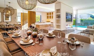 Villa contemporaine de construction récente à vendre avec vue sur la mer, située au centre de Marbella, à quelques pas de la plage, sur la Golden Mile 50089 